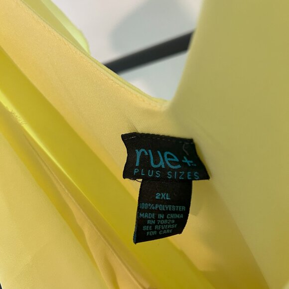 Yellow Rue Plus Dress - Picture 2 of 2